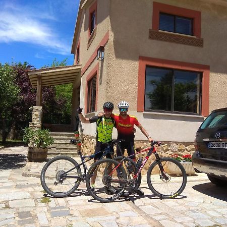 Casa Rural Las Tuyas En Segovia Palazuelos de Eresma Εξωτερικό φωτογραφία