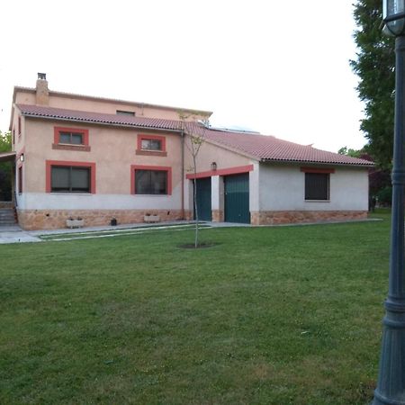 Casa Rural Las Tuyas En Segovia Palazuelos de Eresma Εξωτερικό φωτογραφία