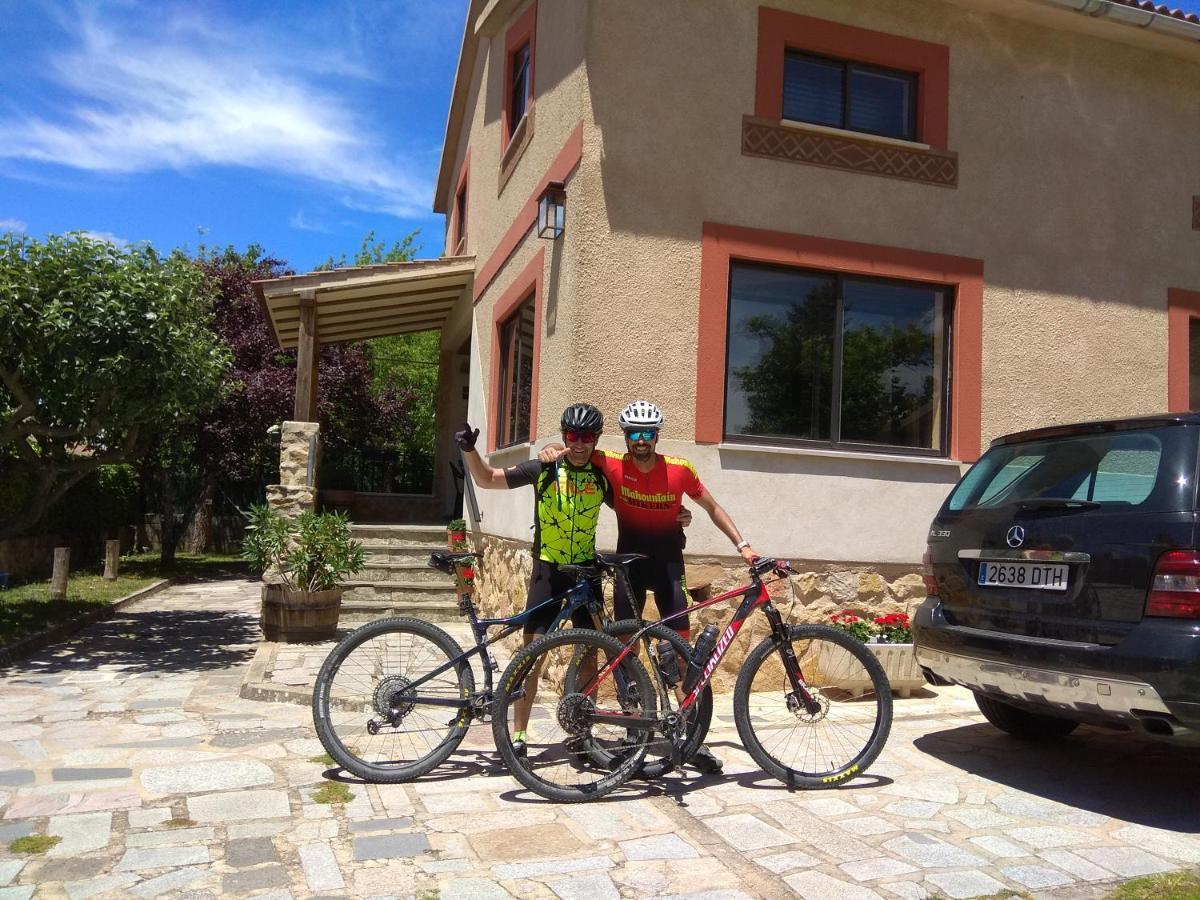 Casa Rural Las Tuyas En Segovia Palazuelos de Eresma Εξωτερικό φωτογραφία