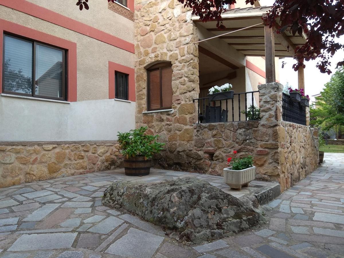 Casa Rural Las Tuyas En Segovia Palazuelos de Eresma Εξωτερικό φωτογραφία