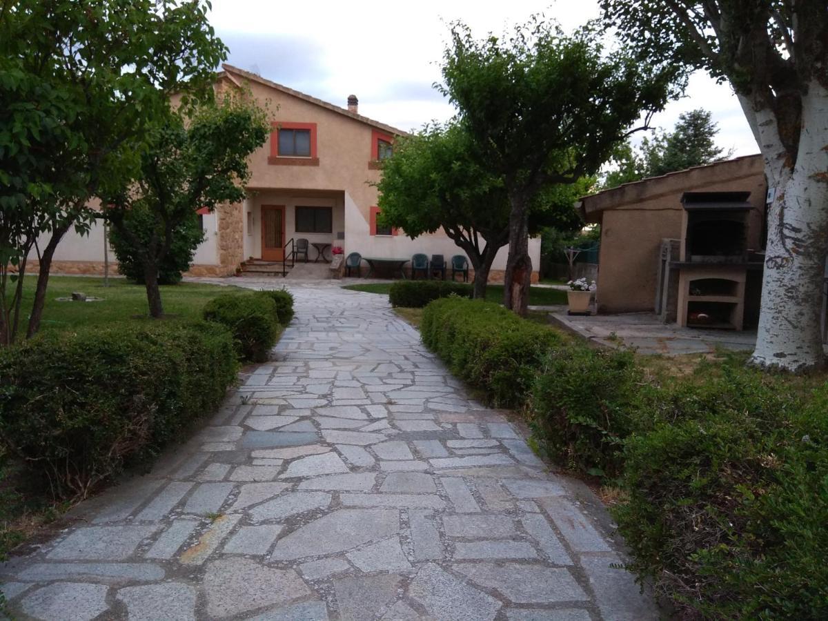 Casa Rural Las Tuyas En Segovia Palazuelos de Eresma Εξωτερικό φωτογραφία
