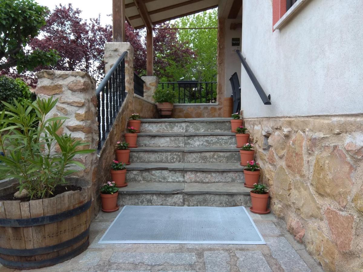 Casa Rural Las Tuyas En Segovia Palazuelos de Eresma Εξωτερικό φωτογραφία